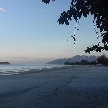 Mai Chenang Guesthouse Pantai Cenang  Extérieur photo